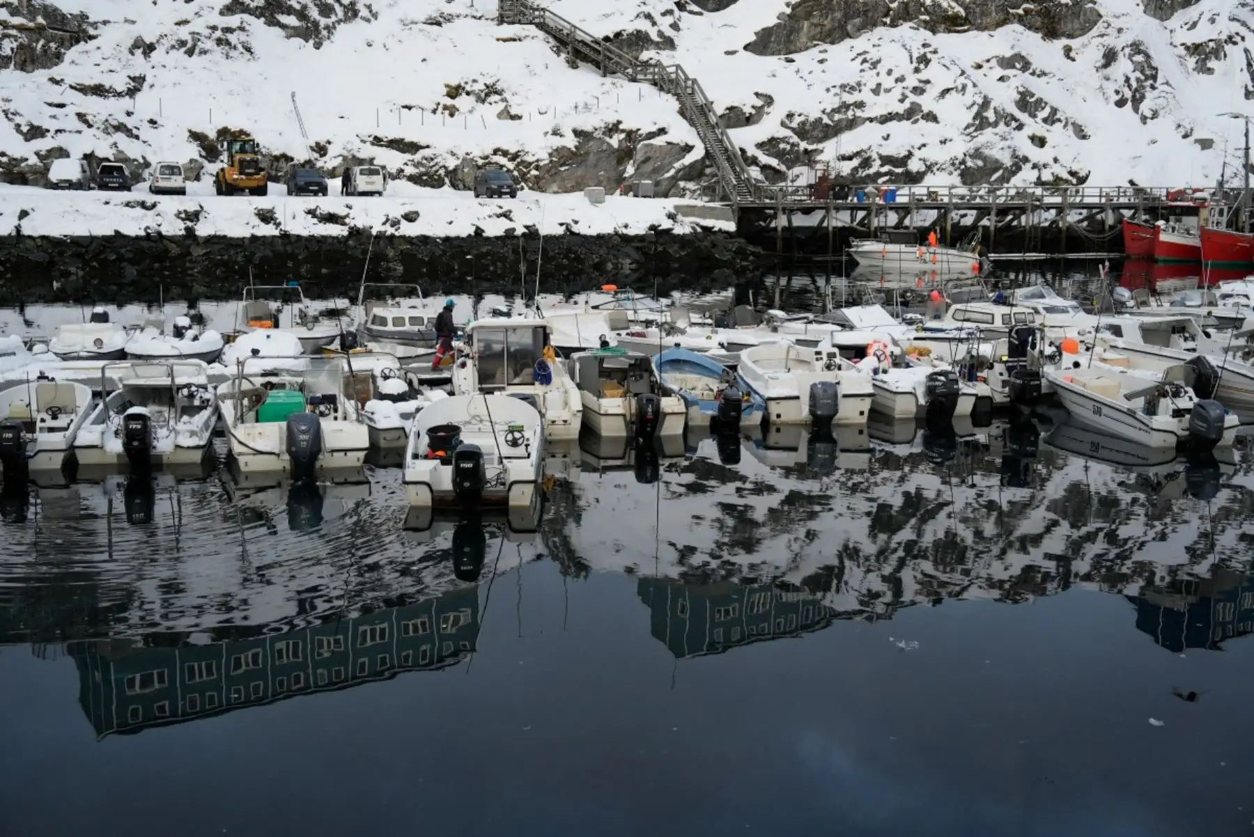 A pesar de su apariencia inhóspita, Groenlandia es un territorio habitado y vivo, donde sus pobladores han desarrollado formas sostenibles de convivencia con uno de los climas más exigentes del planeta. Foto: ANDINA/AFP
