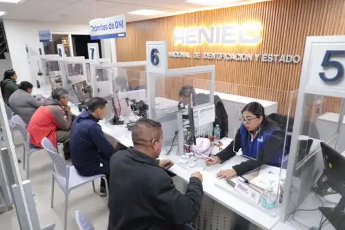 Este sábado 17 y domingo 18 de enero 2026, varias agencias de Reniec atenderán en diferentes horarios. Foto: Reniec