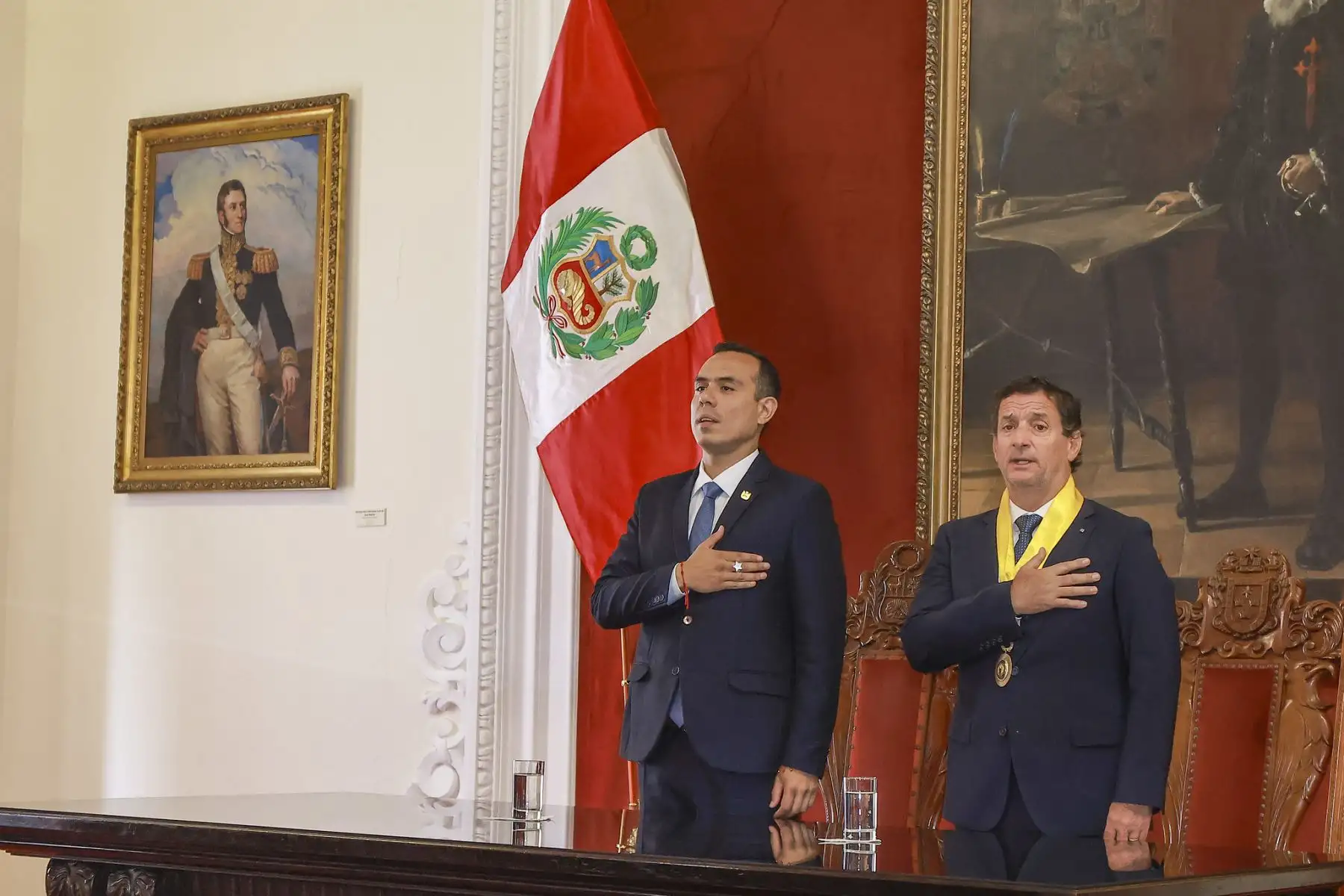 El presidente de la República asistió a la sesión solemne por el 491.º aniversario de la fundación de la ciudad de Lima, en la que se destacó la historia, diversidad y desarrollo de la capital. La ceremonia, realizada en el Centro Histórico, reunió a autoridades, representantes de la sociedad civil y vecinos, quienes resaltaron los logros y desafíos de la ciudad a lo largo de casi cinco siglos de vida republicana. Foto: ANDINA/Prensa Presidencia