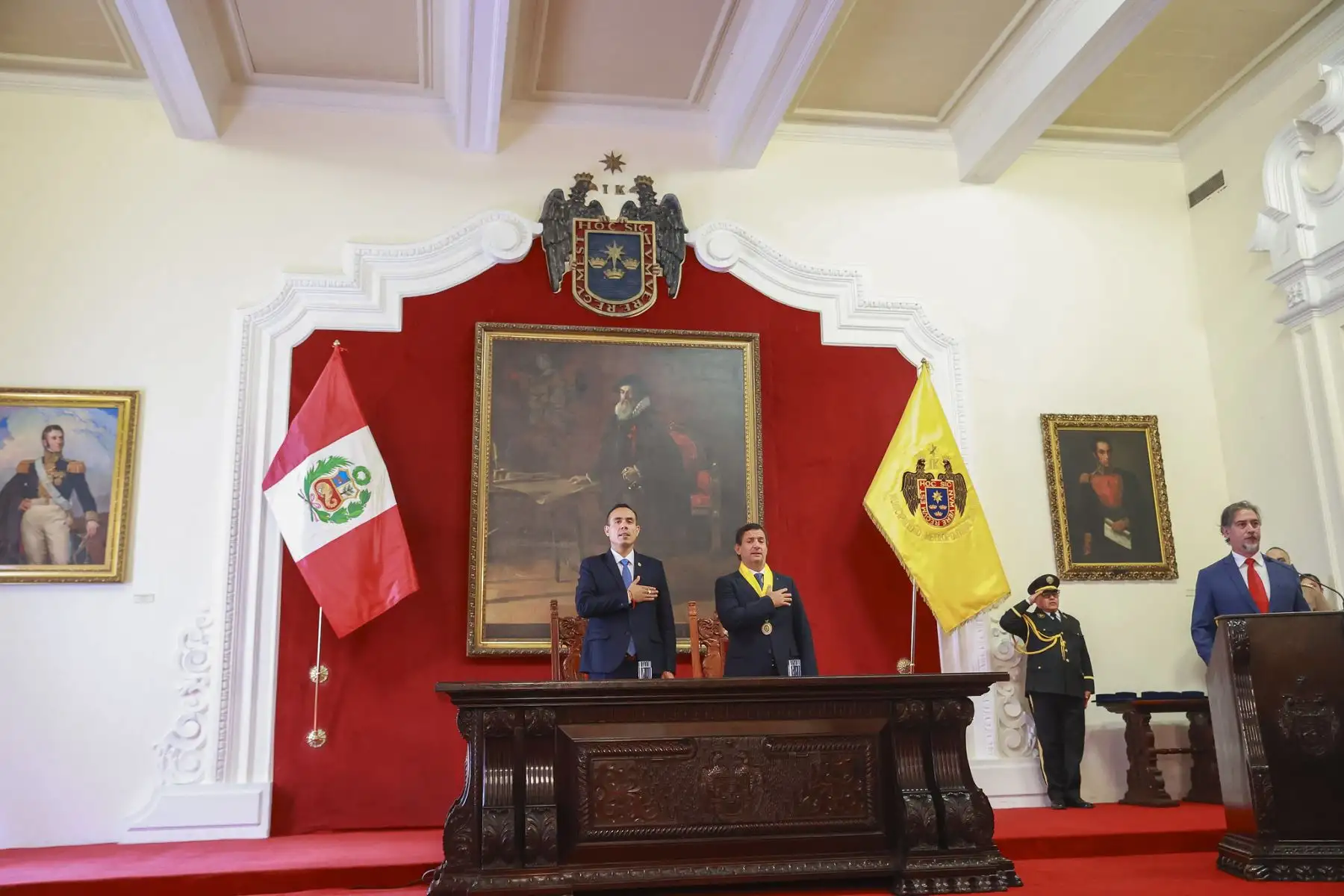 El presidente de la República asistió a la sesión solemne por el 491.º aniversario de la fundación de la ciudad de Lima, en la que se destacó la historia, diversidad y desarrollo de la capital. La ceremonia, realizada en el Centro Histórico, reunió a autoridades, representantes de la sociedad civil y vecinos, quienes resaltaron los logros y desafíos de la ciudad a lo largo de casi cinco siglos de vida republicana. Foto: ANDINA/Prensa Presidencia