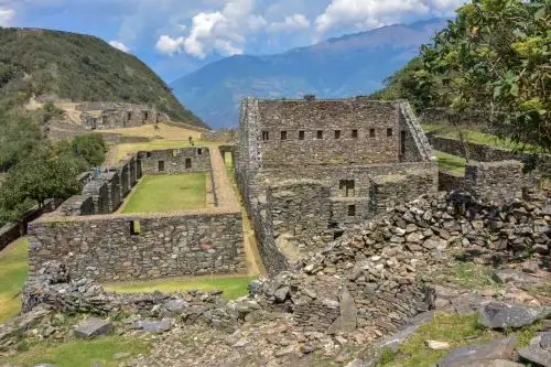 La suspensión del ingreso a Choquequirao tendrá una duración inicial de treinta días calendario, periodo durante el cual se desarrollarán labores de evaluación técnica, mantenimiento preventivo y monitoreo permanente de la ruta. Foto: Mincul