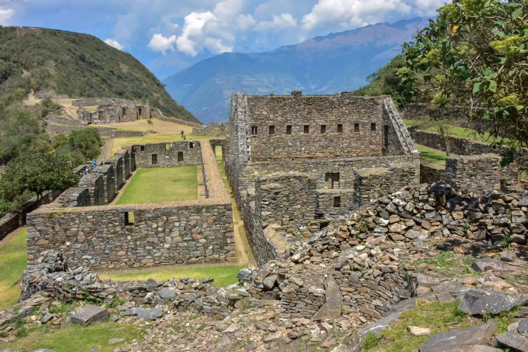 La suspensión del ingreso a Choquequirao tendrá una duración inicial de treinta días calendario, periodo durante el cual se desarrollarán labores de evaluación técnica, mantenimiento preventivo y monitoreo permanente de la ruta. Foto: Mincul