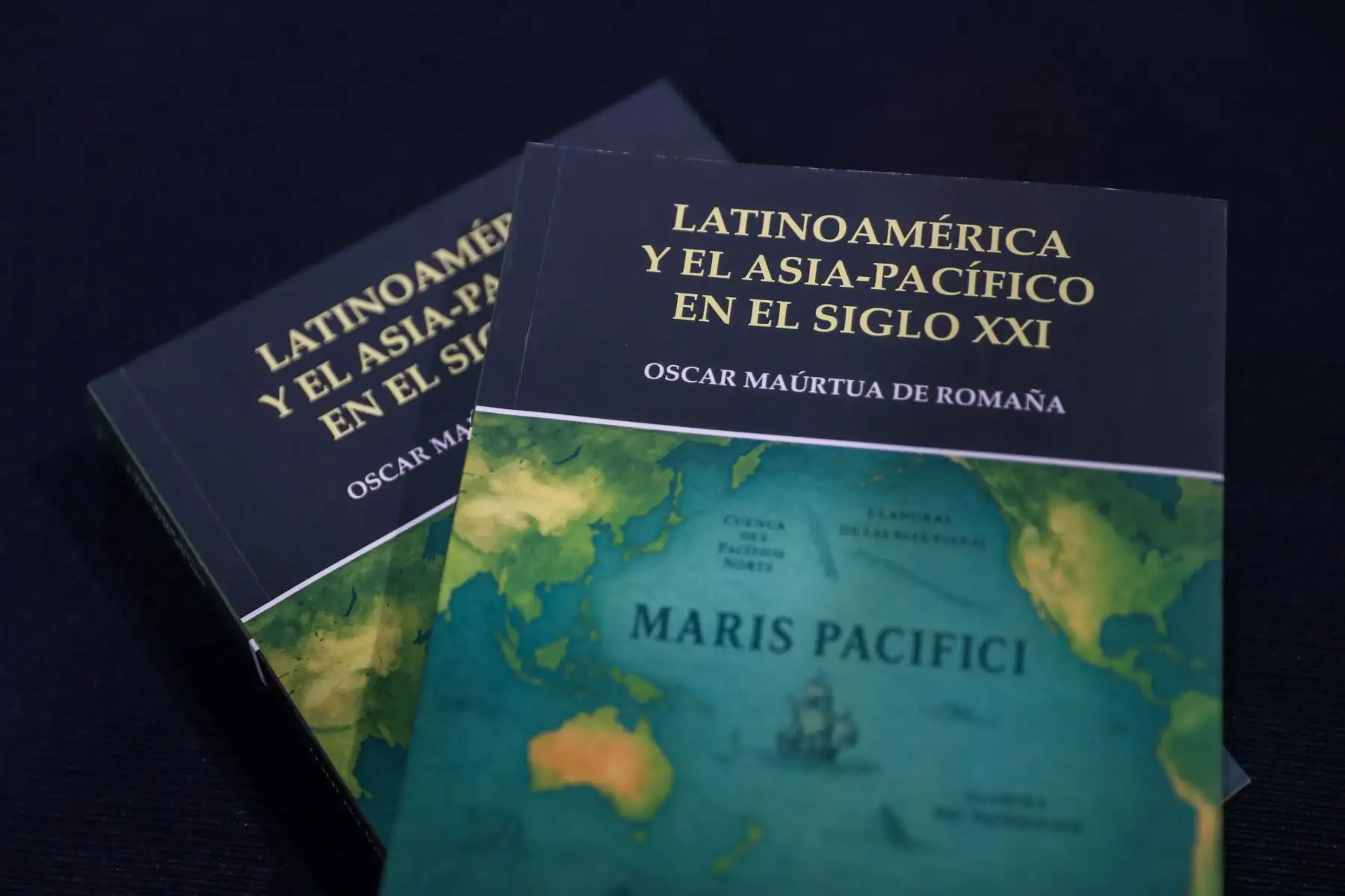 El excanciller Óscar Maúrtua presentó el libro Latinoamérica y el Asia-Pacífico en el siglo XXI, obra que analiza la reconfiguración del escenario internacional y los retos geopolíticos actuales. Durante el lanzamiento se abordaron las tensiones entre ambas regiones, los desafíos de la política exterior peruana y las oportunidades estratégicas del país. Foto: ANDINA/Ricardo Cuba
