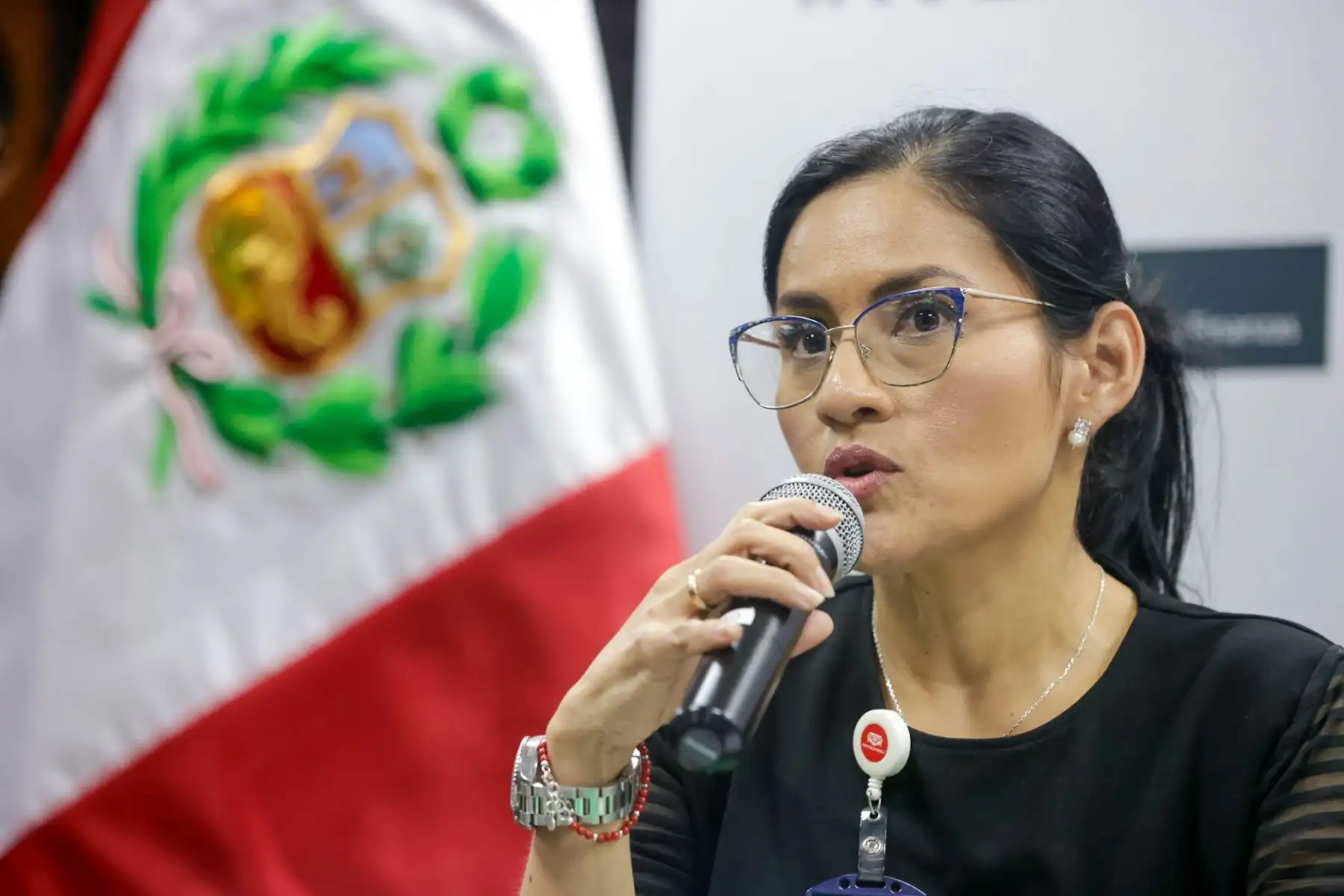 El Ministerio de Economía y Finanzas (MEF) informó los alcances de las conversaciones sostenidas entre la Junta General de Accionistas de Petroperú, los representantes de los 12 sindicatos de trabajadores y congresistas de la República, en el marco de la implementación del Decreto de Urgencia N.° 010-2025. Durante la conferencia de prensa se expusieron las acciones en curso y las próximas medidas orientadas a fortalecer la sostenibilidad financiera y corporativa de la empresa estatal. Foto: Luis Iparraguirre