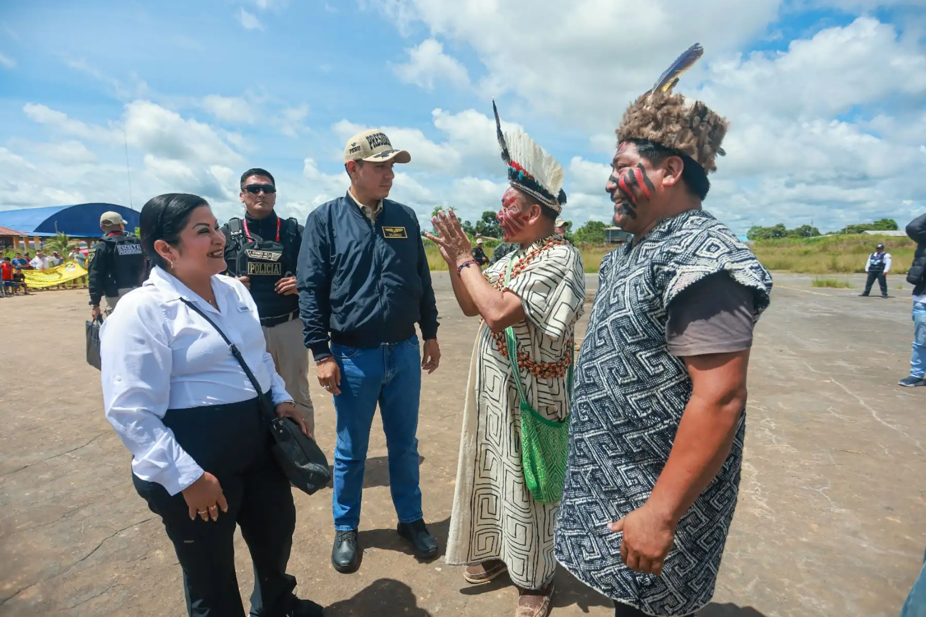 El presidente llegó a Purús, en la región Ucayali, para coordinar acciones inmediatas frente a la emergencia provocada por las intensas lluvias, reafirmando el compromiso del Ejecutivo con la atención oportuna de las comunidades afectadas. 
Foto: ANDINA/ Prensa Presidencia
