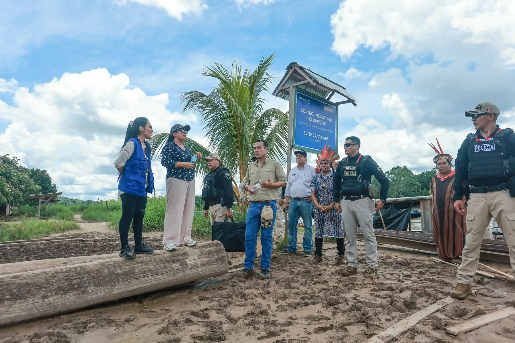 Presidente José Jerí visita la comisaría, el centro de salud y el puerto de Purús, en Ucayali.
Foto: ANDINA/Prensa Presidencia