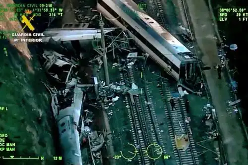 Al menos 39 muertos por la colisión de dos trenes en España