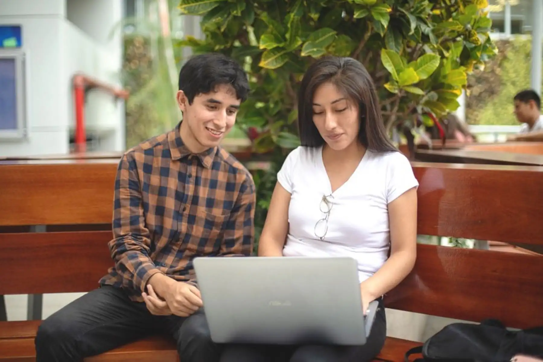 Universidad española ofrece 50 becas para fortalecer el talento social y cultural en Perú