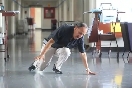 En temporada de verano, aumenta el riesgo de caídas o desmayo en adultos mayores. Foto: ANDINA/Difusión