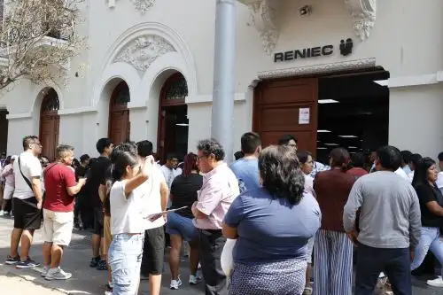 Déficit presupuestario afectará también la atención de trámites que se realizan en horario extendido. Foto: ANDINA/Vidal Tarqui