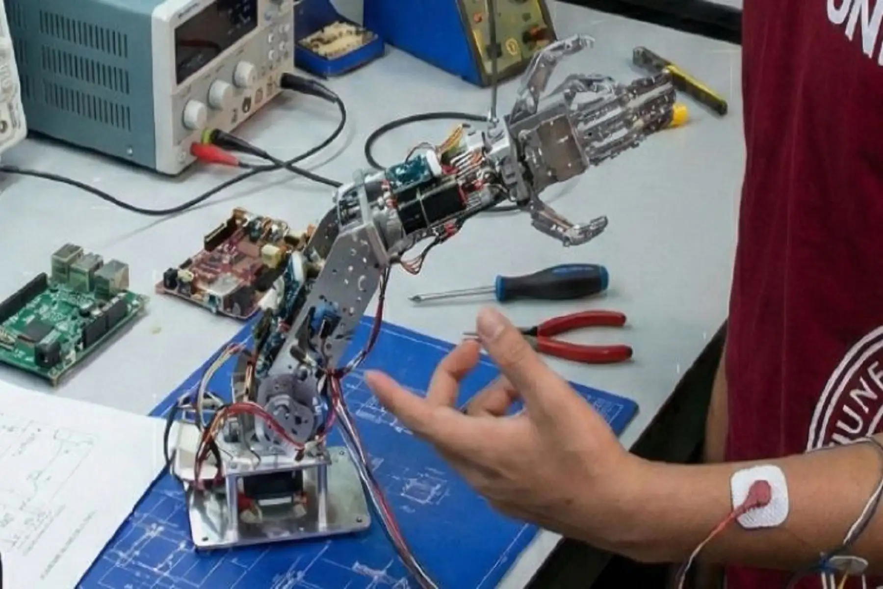 La UNI cuenta con una vasta red de egresados ya activos en el campo biomédico y está formalizando alianzas estratégicas. 