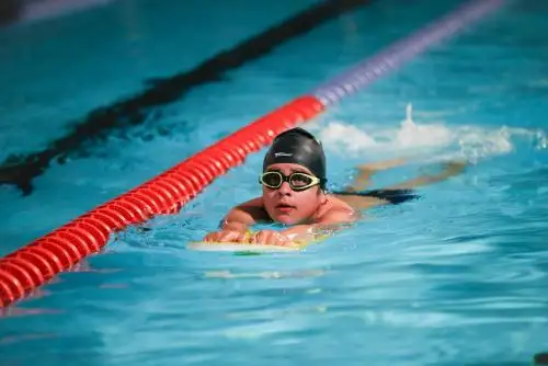 Niños y adolescentes disfrutaron de las primeras enseñanzas de la natación en la Videna