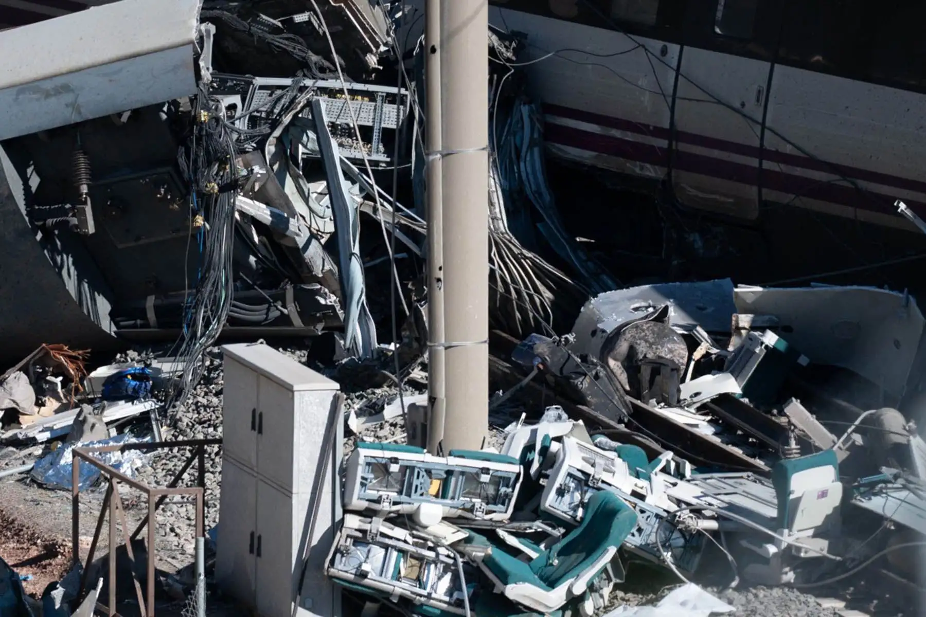 El número de muertos por una colisión de trenes de alta velocidad en el sur de España aumentó a 41, mientras el gobierno prometió una investigación completa sobre sus causas. Foto: AFP