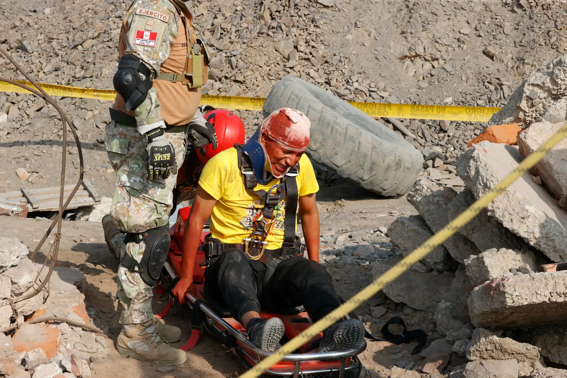 El entrenamiento operativo de las Compañías USAR Bolognesi 1 y Bolognesi 2 se realizó en el cuartel Hoyos Rubios del Rímac, donde desplegaron su preparación, disciplina al servicio de la población, lo que permite el fortalecimiento de las capacidades del Estado en apoyo a la Defensa Civil.
Foto: ANDINA/Vidal Tarqui