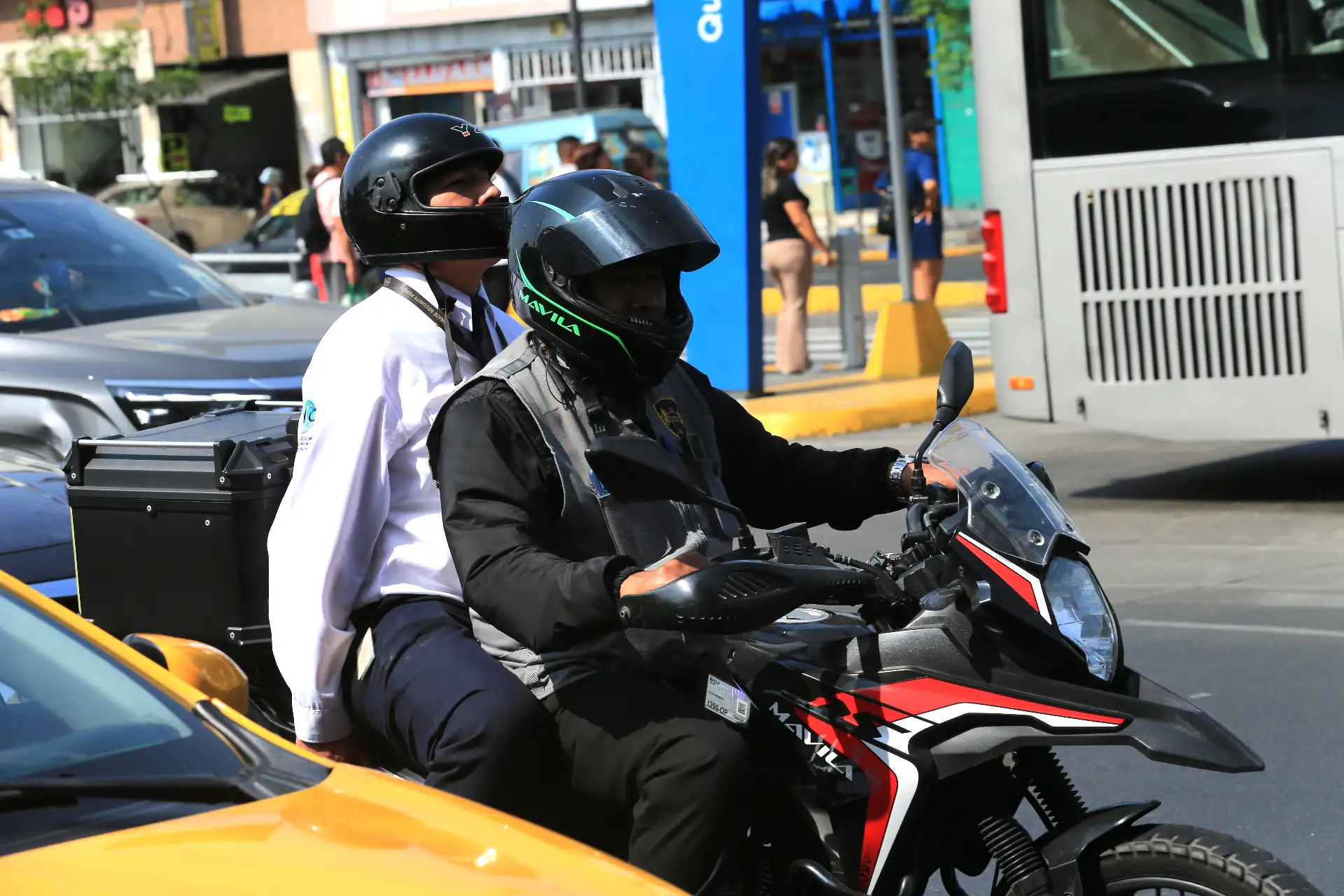 El alto mando policial precisó que la primera infracción será sancionada con una multa de S/ 660, equivalente al 12 % de la Unidad Impositiva Tributaria (UIT), además de 50 puntos en el récord del conductor; mientras que, en caso de reincidencia, la sanción se incrementará a S/ 1,320 (24 % de la UIT) y 60 puntos, lo que incluso podría derivar en la suspensión de la licencia de conducir.
Foto: ANDINA/ Héctor Vinces