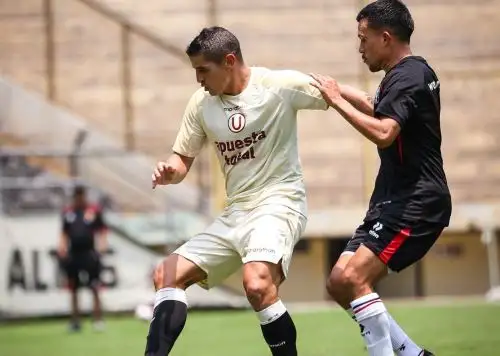 Universitario y Melgar se enfrentaron en cotejos de preparación