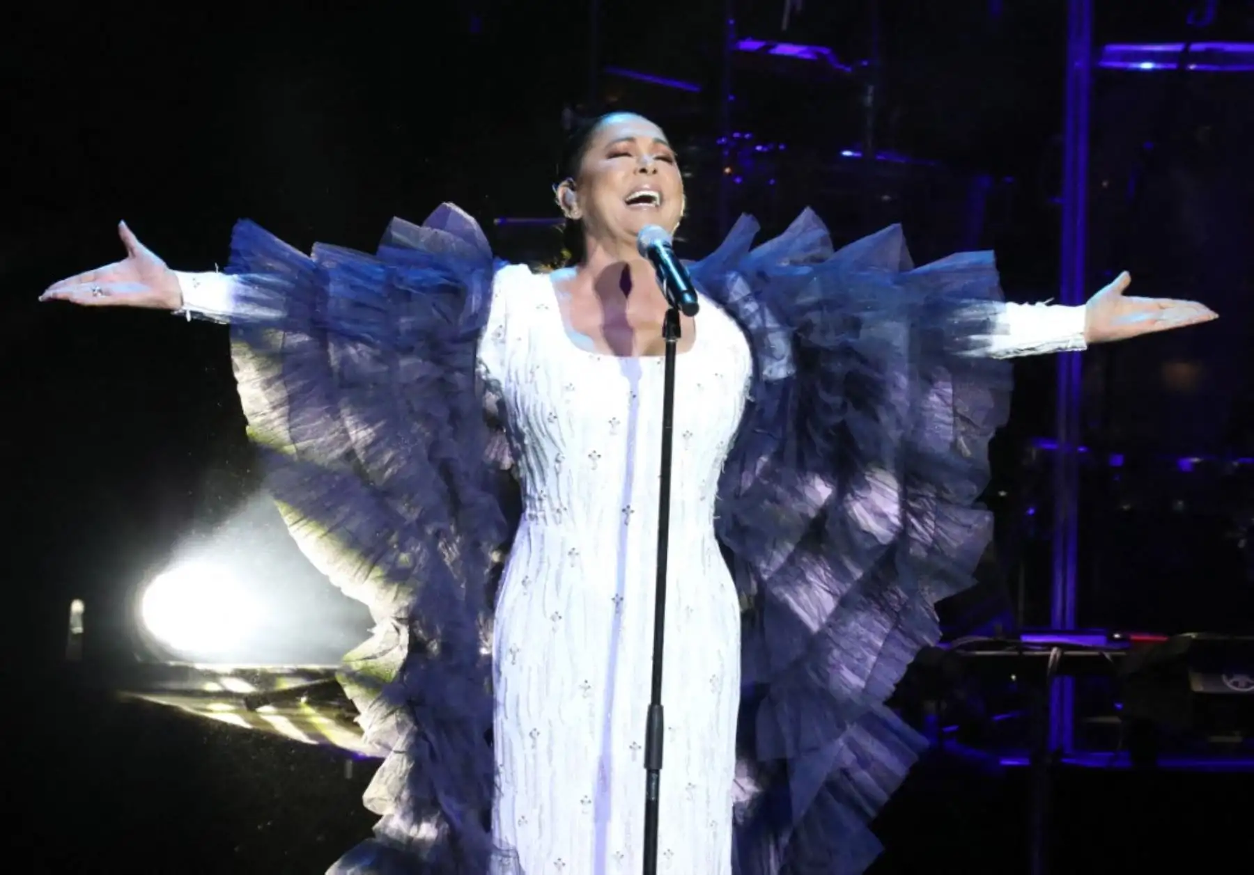 Isabel Pantoja llega a Lima con su tour internacional, presentándose el lunes 27 de abril de 2026 en el Multiespacio Costa 21 de San Miguel. La emblemática cantante española deleitará al público peruano con sus grandes éxitos de la copla y balada como “Marinero de luces”, “Hoy quiero confesar” y “Se me enamora el alma”, en un concierto que destaca por su profunda emotividad y conexión con sus seguidores. Foto: AFP