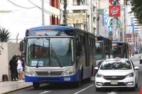 La avenida Arequipa tiene 54 cuadras que se distribuyen a lo largo de más de 6 kilómetros, los que atraviesan cuatro distritos si se toma en cuenta Lima Cercado. A este se suma Lince, San Isidro y Miraflores. ANDINA/Héctor Vinces