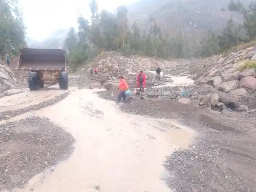 Un huaico de grandes proporciones, causado por lluvias intensas, afectó el tránsito en varias carreteras de la provincia de La Unión, región Arequipa. ANDINA/Difusión
