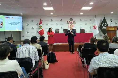 El CNE cumple con su rol de presentar propuestas concertadas para el desarrollo educativo. Foto: CNE/Difusión.