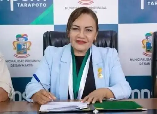 El fiscal penal provincial de San Martín, José Santos Gomero, solicitó una pena de ocho años de prisión efectiva en contra de la alcaldesa provincial de San Martín Tarapoto, Lluni Perea Pinedo, por presuntas irregularidades en la contratación de personal en dicha comuna. ANDINA/Difusión