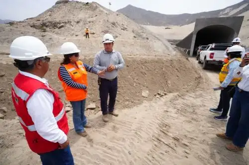 El Gore La Libertad intensificó los trabajos de limpieza y descolmatación en la quebrada San Ildefonso como parte de su plan de prevención frente a la temporada de lluvias. La intervención se ejecuta en la cuenca baja, en el distrito trujillano de El Porvenir. ANDINA/Difusión