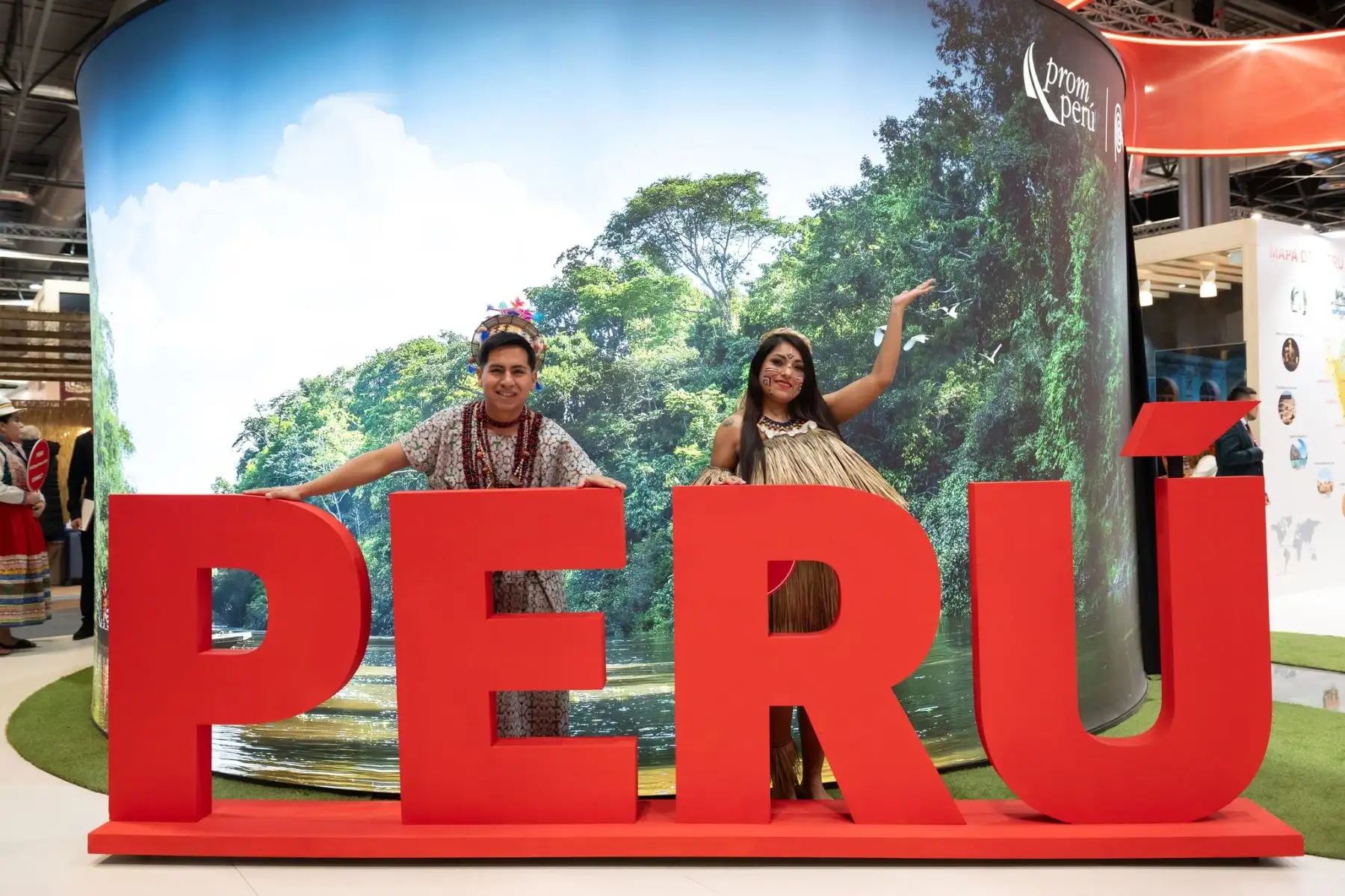 Desde Madrid, España, Perú destaca en la Feria Internacional de Turismo Fitur 2026, a través de un colorido y llamativo stand en donde el público extranjero puede apreciar algunos de los aspectos más paradigmáticos de nuestra cultura, además de conocer más sobre nuestros principales atractivos turísticos. Foto: Promperú