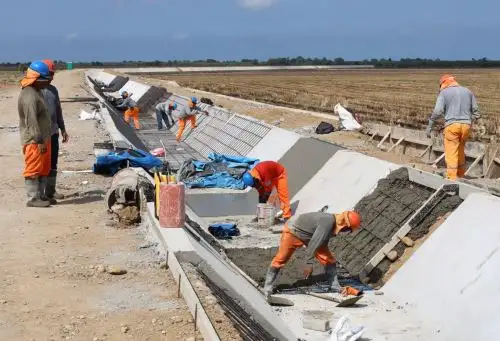 Un avance del 46.54 % registra el proyecto “Ampliación del servicio de provisión de agua para riego en el sector La Tuna”. La obra permitirá mejorar la producción agrícola de más de 110 familias que se dedican a la agricultura. ANDINA/Difusión