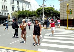 Chiclayo y otras ciudades de Lambayeque soportan esta semana un incremento de la temperatura. El Senamhi advierte que llegará a 36 grados Celsius por lo que se recomienda el uso de gorros y otras medidas para prevenir el golpe de calor. ANDINA/Difusión