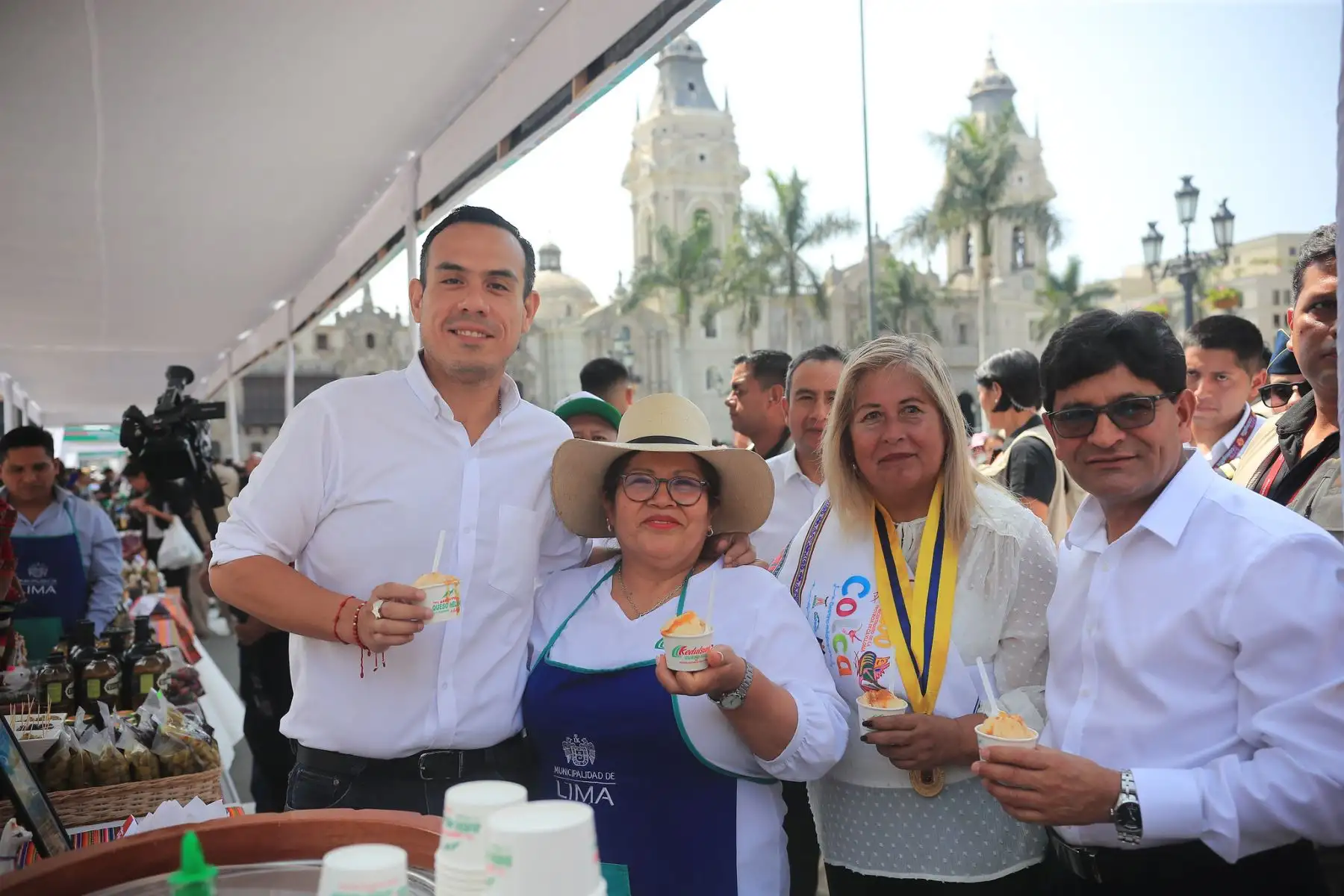 El presidente de la república, José Jerí, participó en la feria multisectorial Más Cerca De Arequipa, que integra a la ciudadanía, el talento, los emprendimientos y el esfuerzo de la región. Foto: Presidencia
