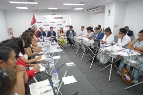 La ministra Lesly Shica se reunió con autoridades de la Asociación de Alcaldesas del Perú. Foto: Midis