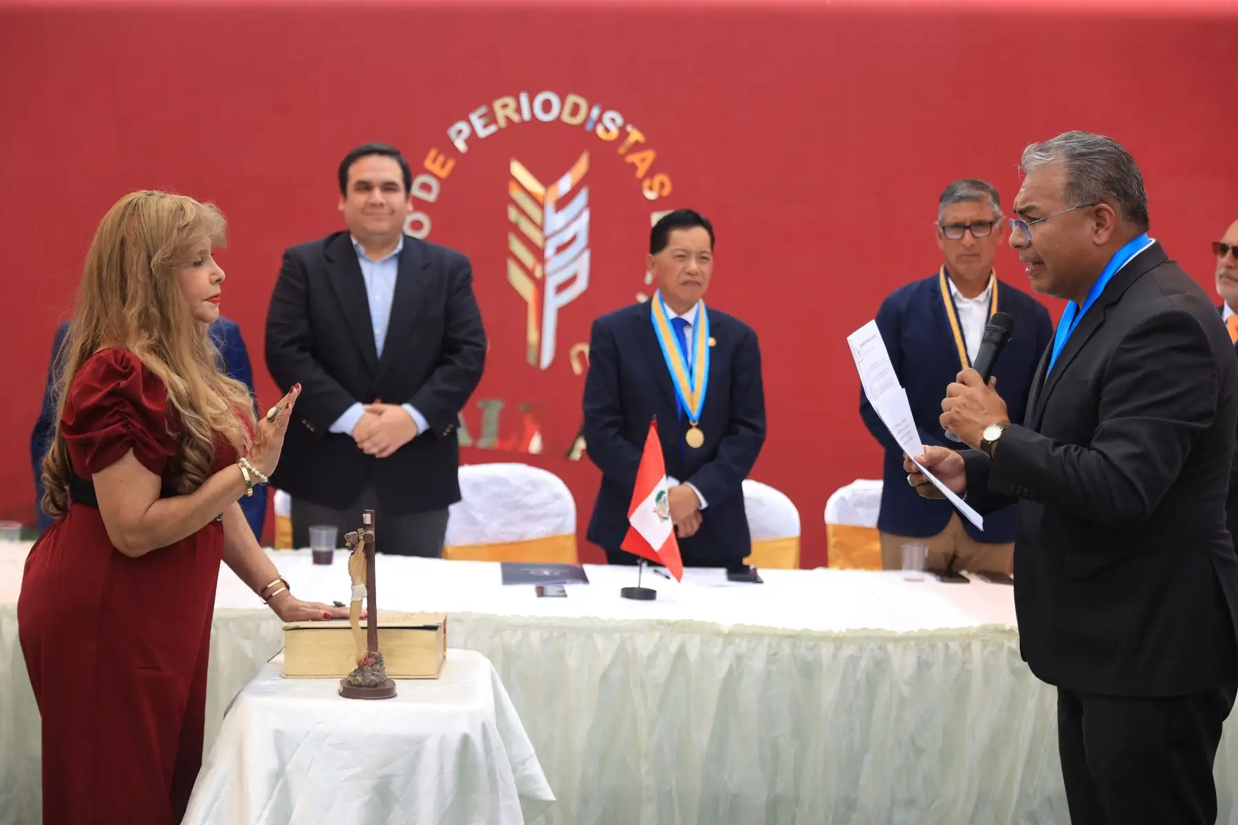 Flor de María Hernández, jura como decana departamental del Colegio de Periodistas del Callao. Foto: ANDINA/Jhonel Rodríguez Robles