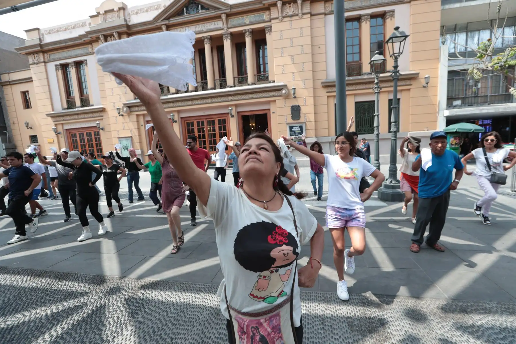 Detalle de los pañuelos acompañan en cada movimiento de los bailarines y forman parte del lenguaje corporal de la marinera.
Foto: ANDINA/Verónica Calderón Zúñiga