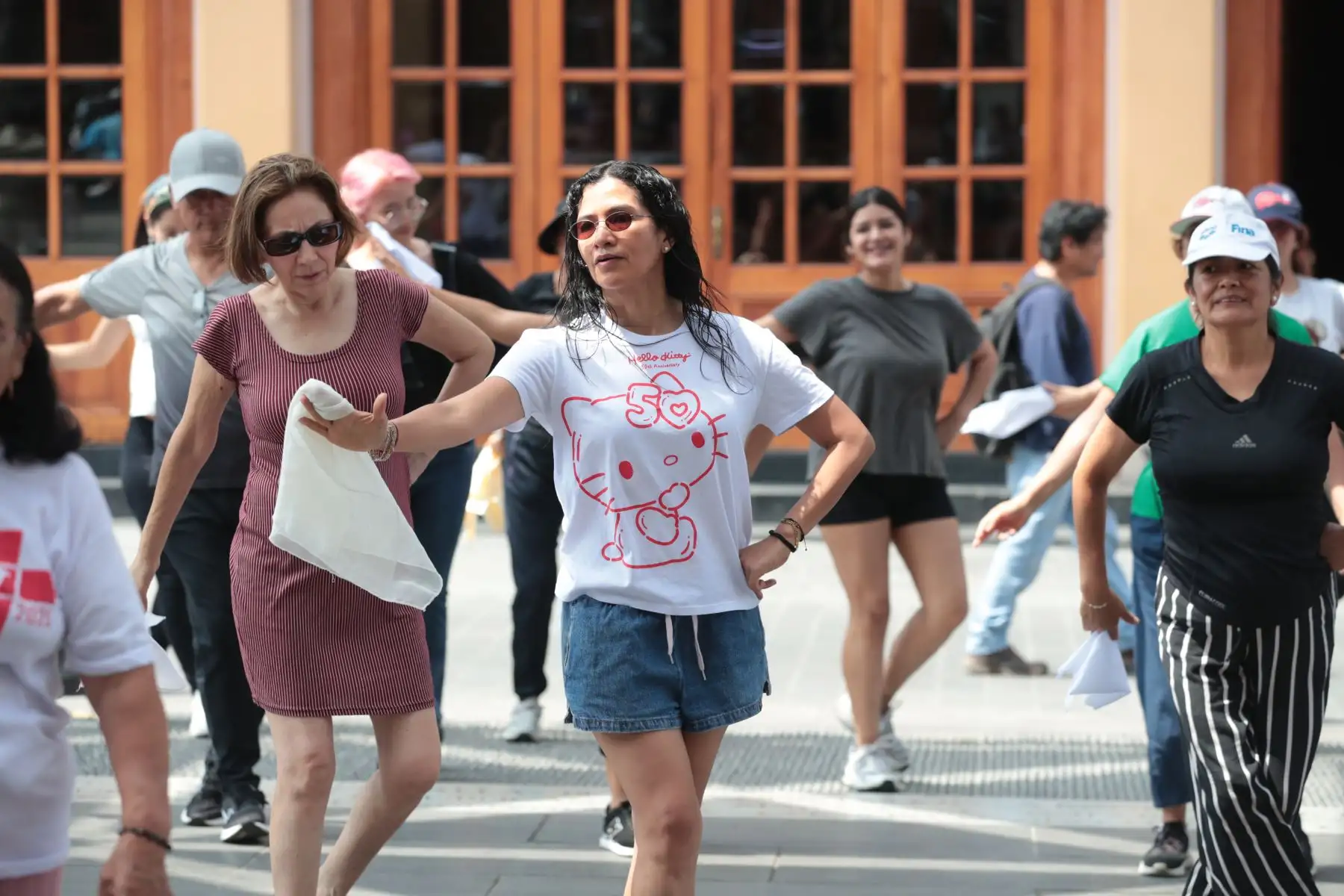 Participantes practican giros y movimientos característicos de la marinera norteña.
Foto: ANDINA/Verónica Calderón Zúñiga
