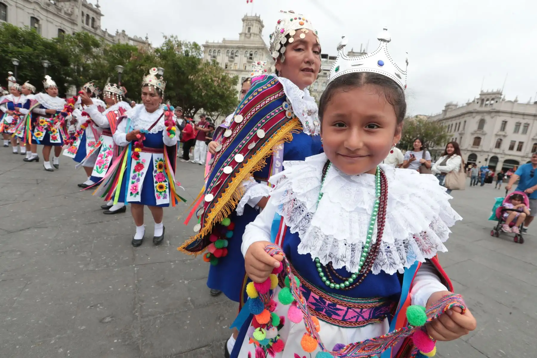 A través de sus coreografías, vestuarios coloridos y música ceremonial, La Danza del Rey combina elementos prehispánicos y cristianos, reflejando el sincretismo cultural propio de la región.
Foto: ANDINA/Verónica Calderón Zúñiga
