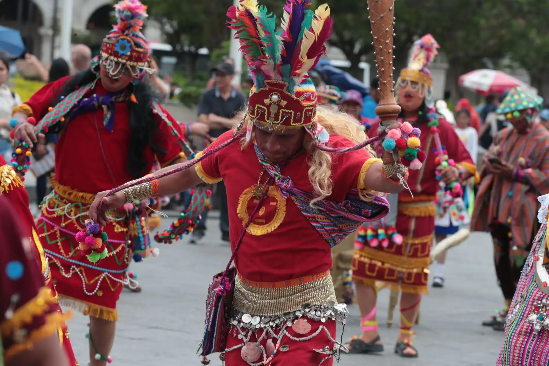 La danza del Rey Inca es una expresión cultural y tradicional originaria de la sierra de Lima, específicamente de la provincia de Yauyos, se presentó en la Plaza San Martín como parte e una jordana de difusión del patrimonio cultural peruano.
Foto: ANDINA/Verónica Calderón Zúñiga