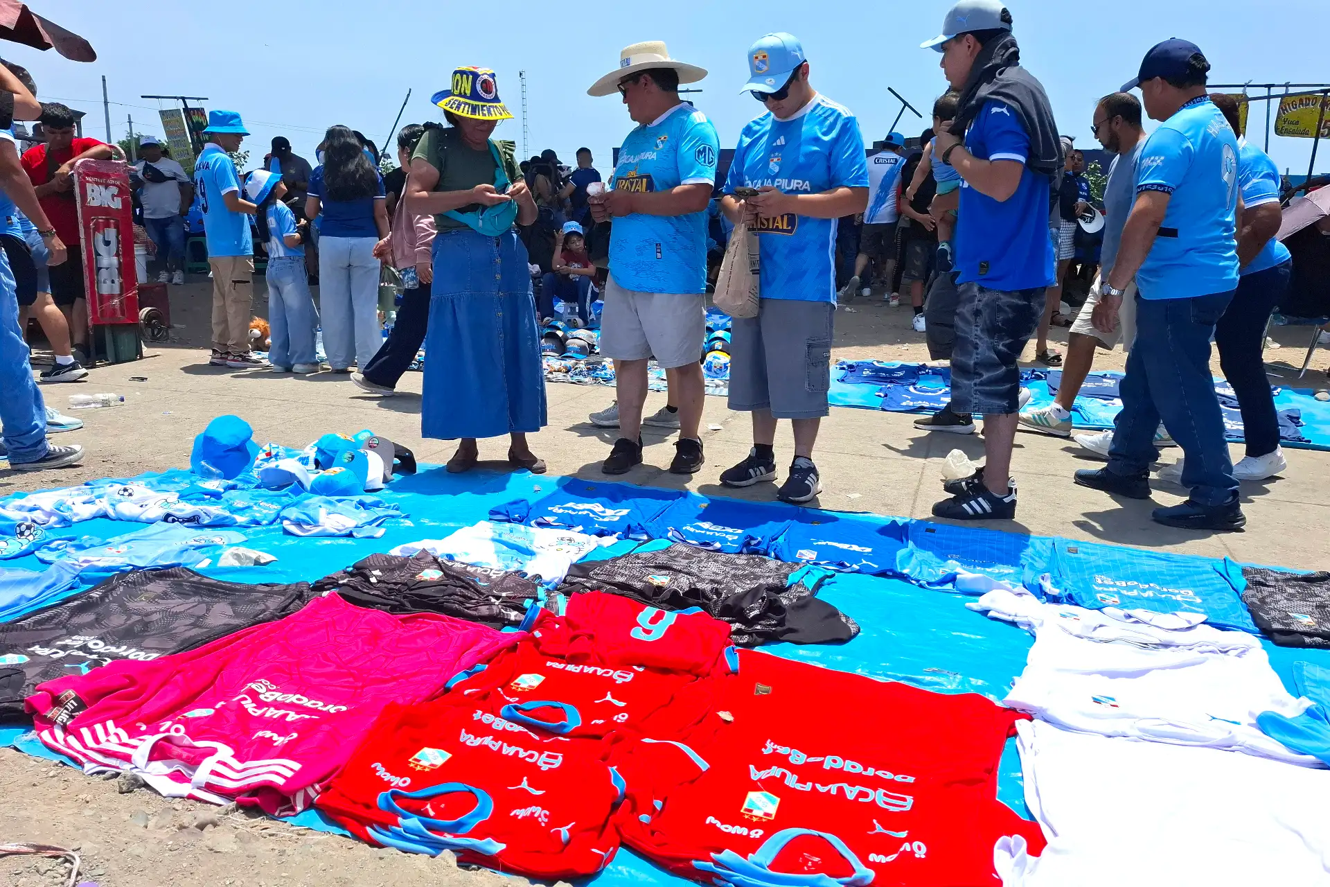 Imágenes previas al partido entre Sporting Cristal y la Universidad Católica de Ecuador como parte de la Tarde Celeste en el Estadio Alberto Gallardo
.Foto: ANDINA/Vidal Tarqui