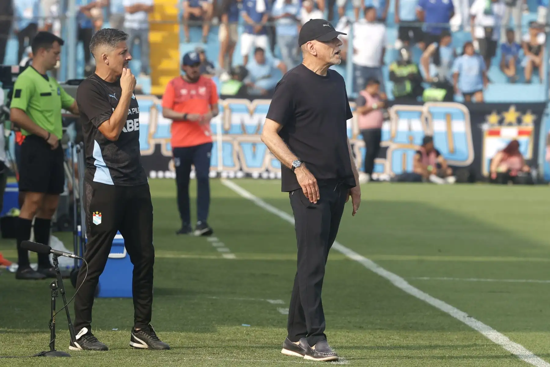 Sporting Cristal inicia su temporada en la Tarde Celeste que enfrenta a la Universidad Católica de Ecuador, en el Estadio Alberto Gallardo. 
Foto: ANDINA/ Vidal Tarqui