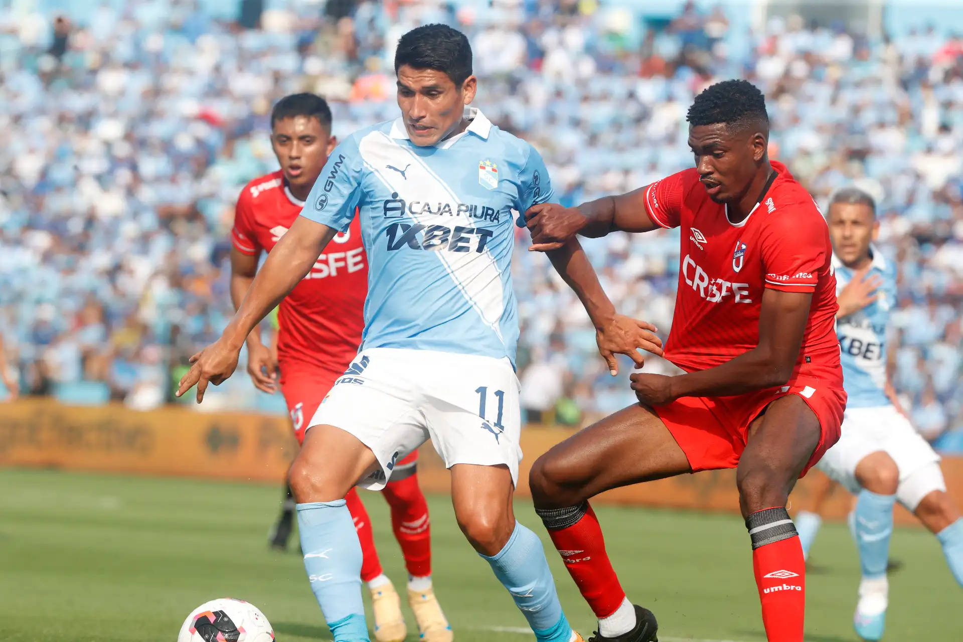Sporting Cristal inicia su temporada en la Tarde Celeste que enfrenta a la Universidad Católica de Ecuador, en el Estadio Alberto Gallardo. 
Foto: ANDINA/ Vidal Tarqui