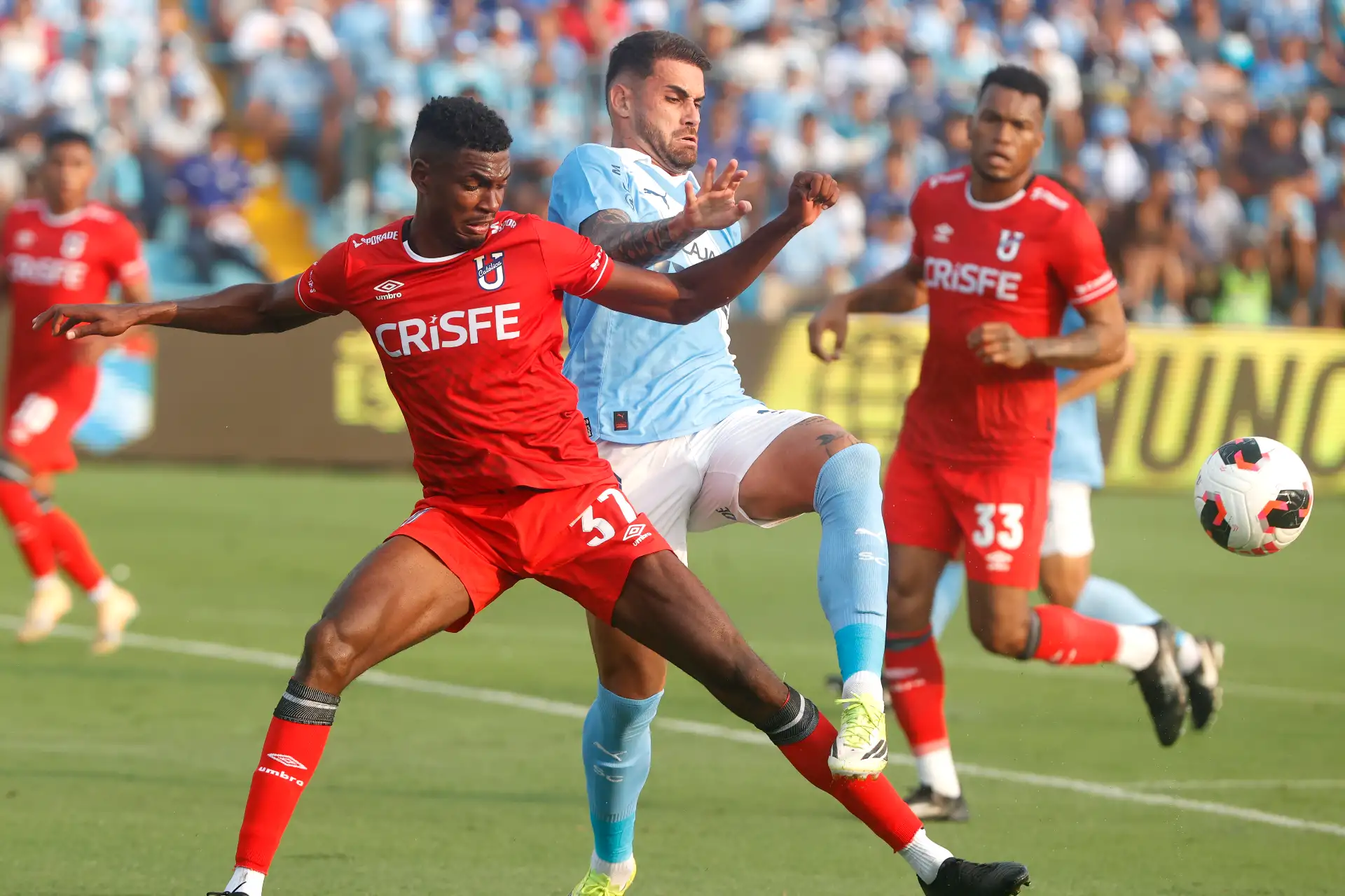 Sporting Cristal inicia su temporada en la Tarde Celeste que enfrenta a la Universidad Católica de Ecuador, en el Estadio Alberto Gallardo. 
Foto: ANDINA/ Vidal Tarqui