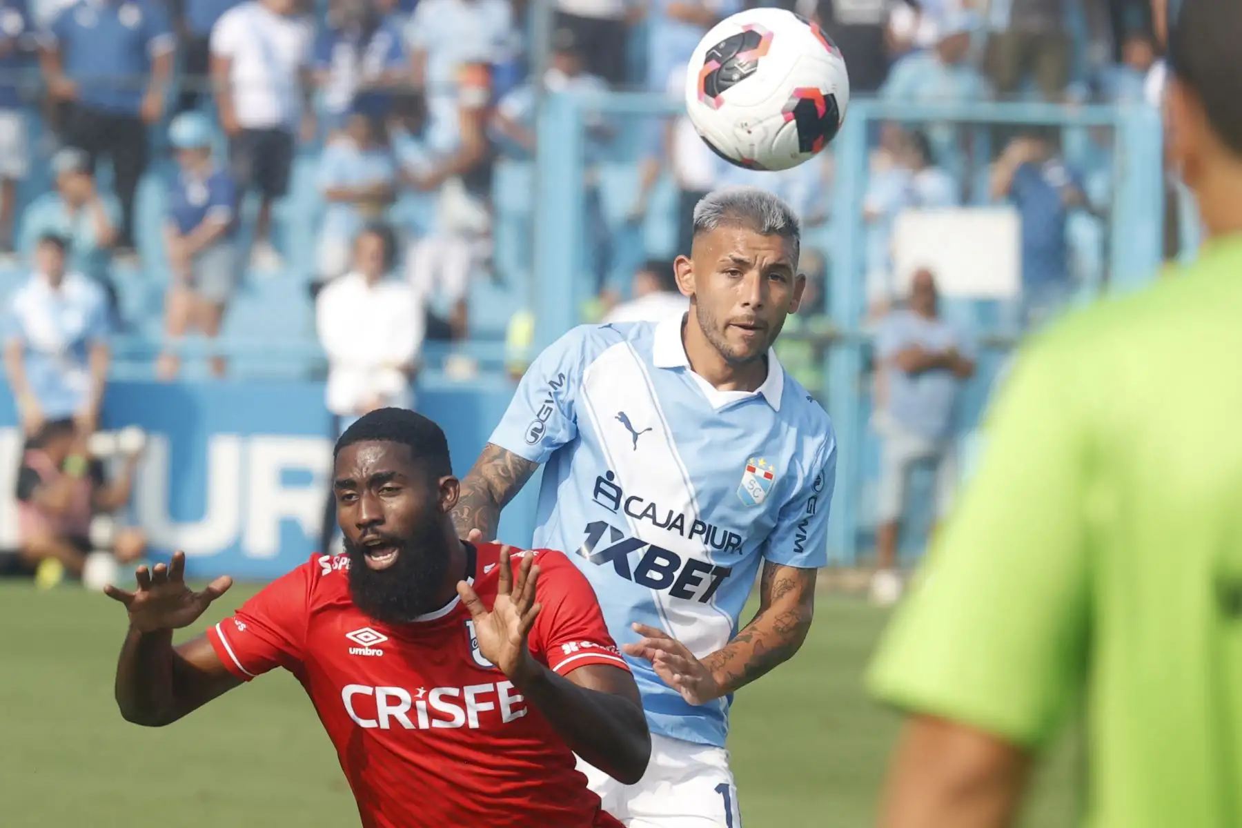 Sporting Cristal inicia su temporada en la Tarde Celeste que enfrenta a la Universidad Católica de Ecuador, en el Estadio Alberto Gallardo. 
Foto: ANDINA/ Vidal Tarqui