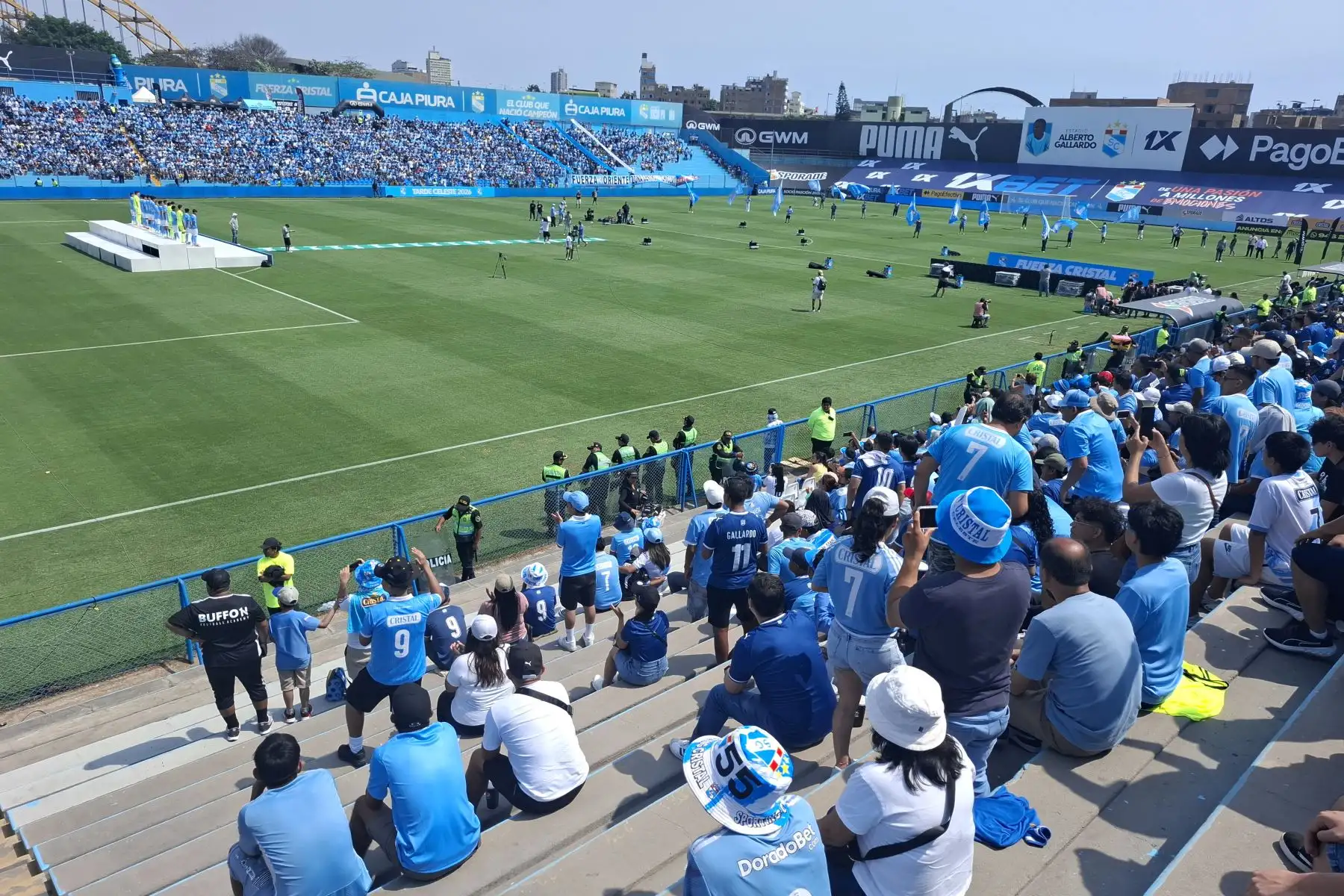 Imágenes previas al partido entre Sporting Cristal y la Universidad Católica de Ecuador como parte de la Tarde Celeste en el Estadio Alberto Gallardo
.Foto: ANDINA/Vidal Tarqui