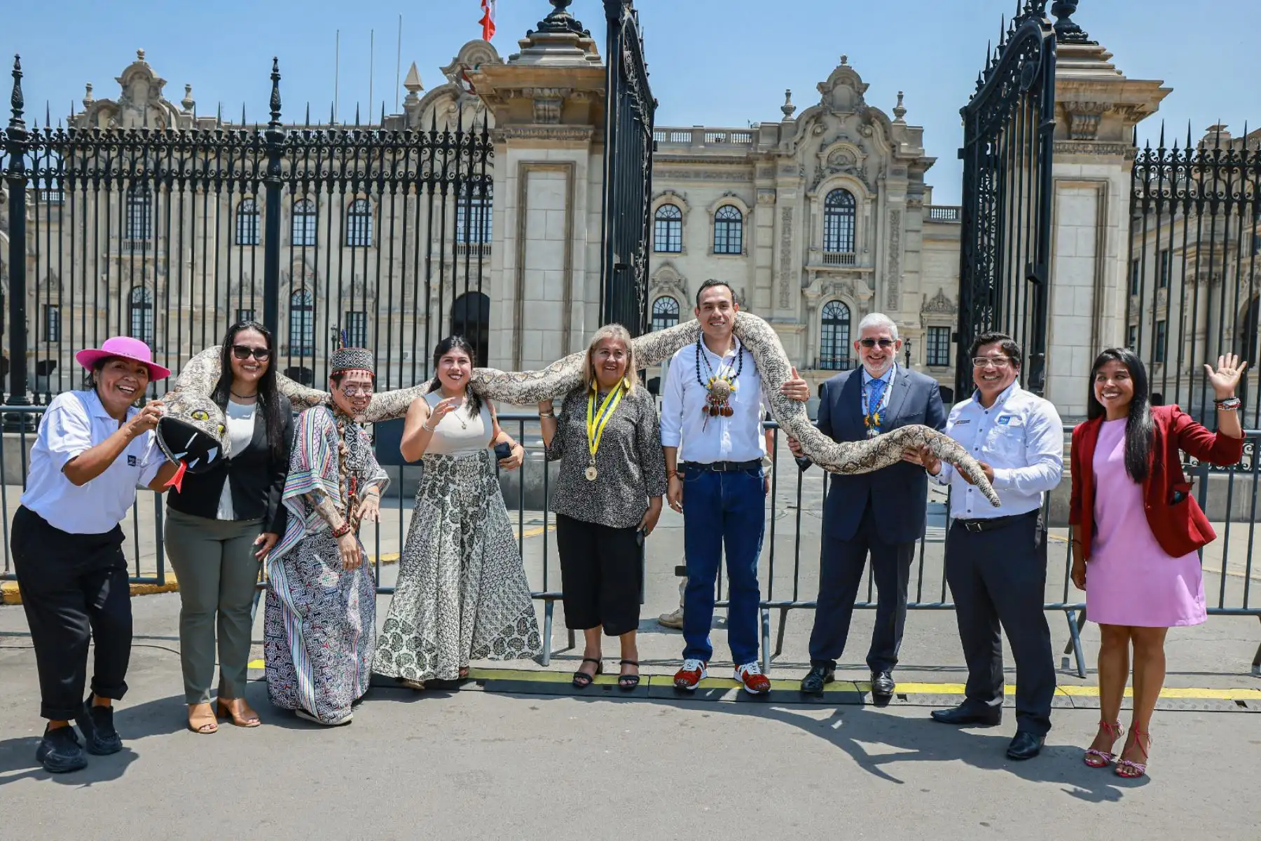 El presidente José Jerí recorre la feria que reúne las expresiones culturales, emprendimientos y toda la magia de la región más grande del Perú, Loreto. 
En esta oportunidad se exhiben los productos más representativos y las ideas de negocio de nuestra Amazonía.  
Foto: ANDINA/ Prensa Presidencia