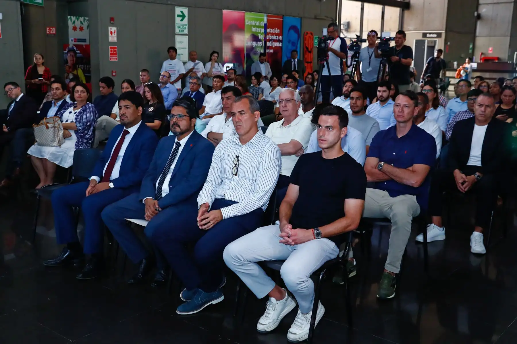 “Compartimos la pasión, compartimos el respeto ¡No al racismo!” es la campaña que busca sensibilizar y promover la reflexión frente al racismo en los espacios deportivos, así como en instituciones educativas y espacios públicos del país. La iniciativa es impulsada por el Ministerio de Cultura como parte de sus acciones por una convivencia libre de discriminación y fue presentada desde su sede institucional en San Borja. Foto: ANDINA/Daniel Bracamonte