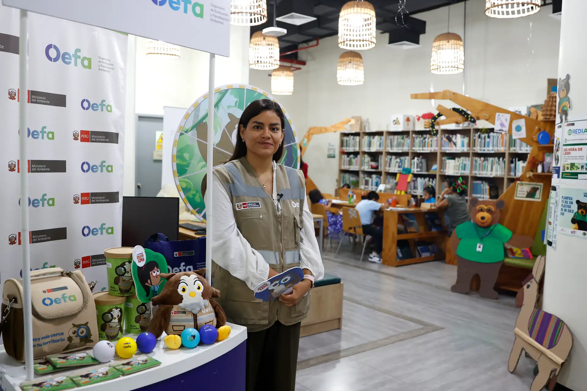El programa, impulsado por el Minam y sus entidades adscritas, ofrece visitas guiadas y experiencias educativas sobre biodiversidad y ciencia, promoviendo la conciencia ambiental desde temprana edad.
Foto: ANDINA/Vidal Tarqui