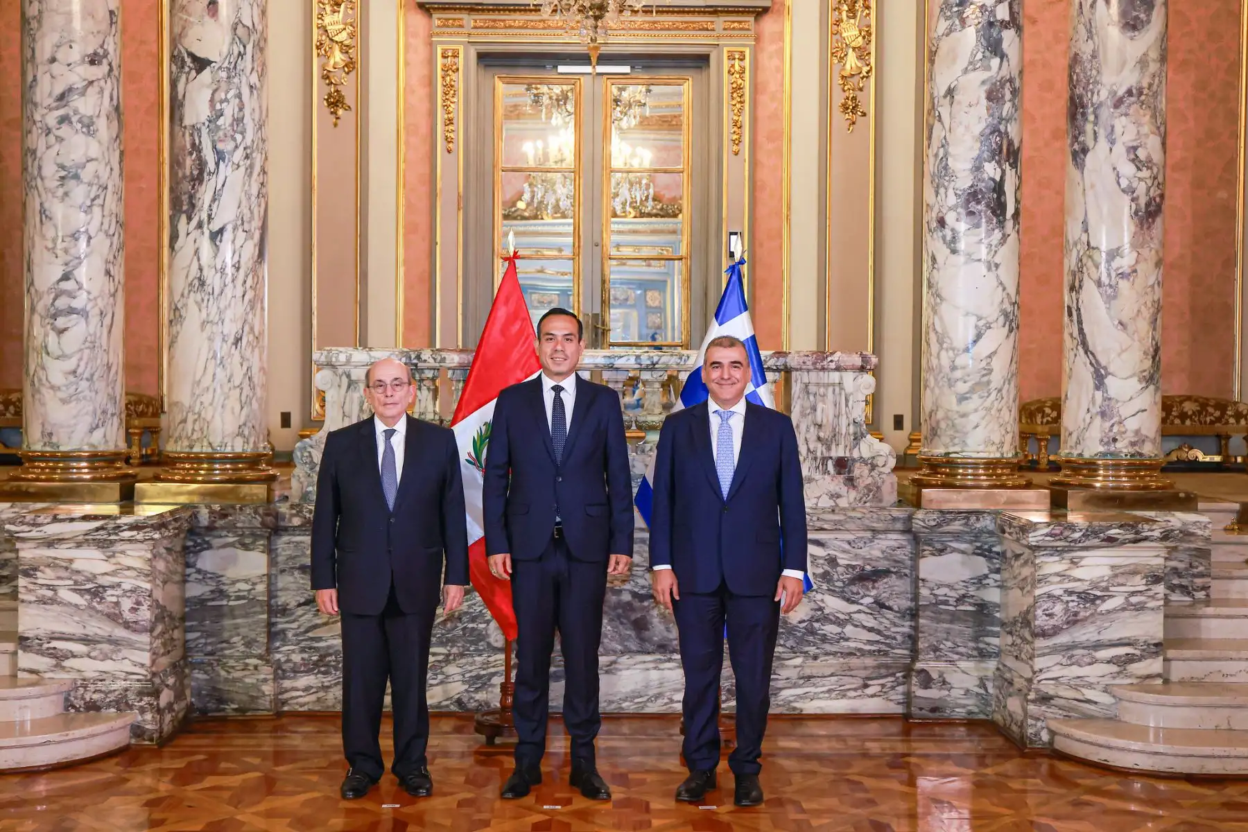 El presidente José Jerí recibe las cartas credenciales de los nuevos embajadores de la Mancomunidad de Australia, Reino Unido y la República Helénica de Grecia.
Foto: ANDINA/Prensa Presidencia