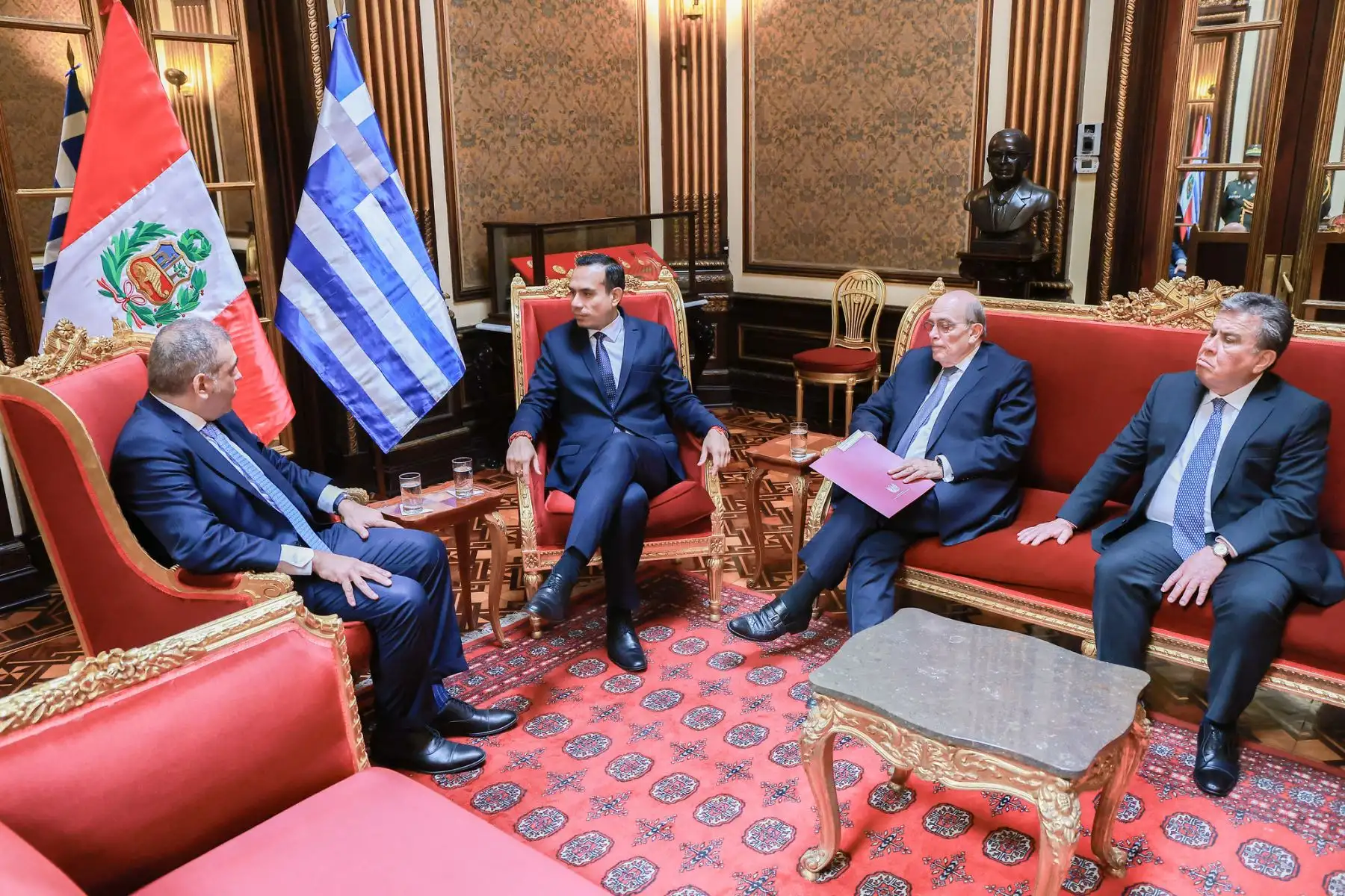 El presidente José Jerí recibe las cartas credenciales de los nuevos embajadores de la Mancomunidad de Australia, Reino Unido y la República Helénica de Grecia.
Foto: ANDINA/Prensa Presidencia