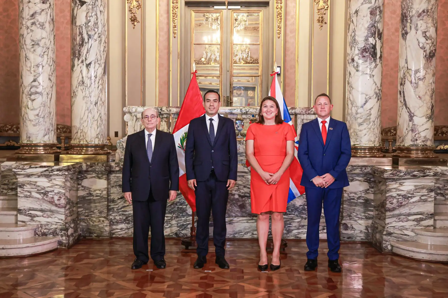 El presidente José Jerí recibe las cartas credenciales de los nuevos embajadores de la Mancomunidad de Australia, Reino Unido y la República Helénica de Grecia.
Foto: ANDINA/Prensa Presidencia