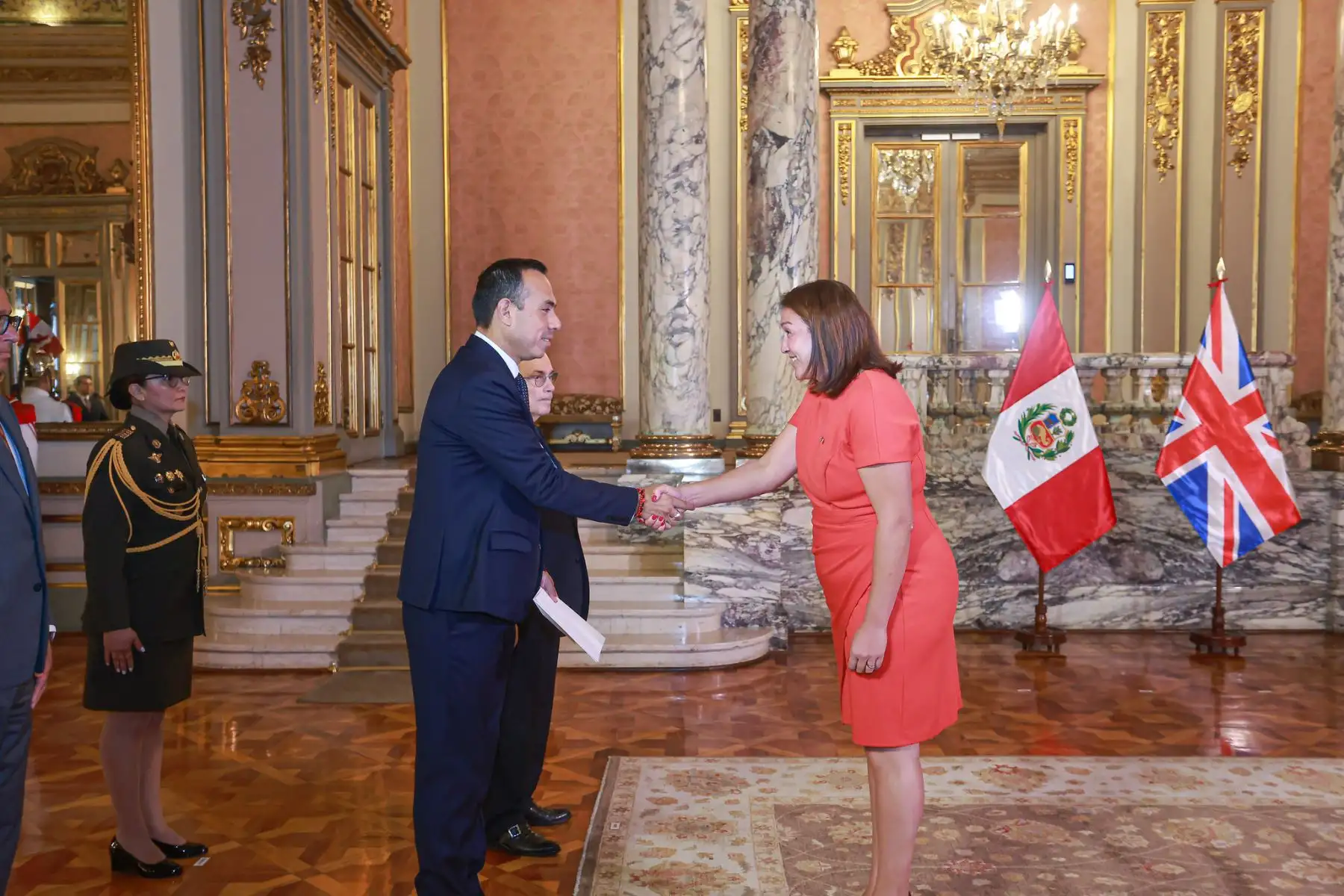 El presidente José Jerí recibe las cartas credenciales de los nuevos embajadores de la Mancomunidad de Australia, Reino Unido y la República Helénica de Grecia.
Foto: ANDINA/Prensa Presidencia