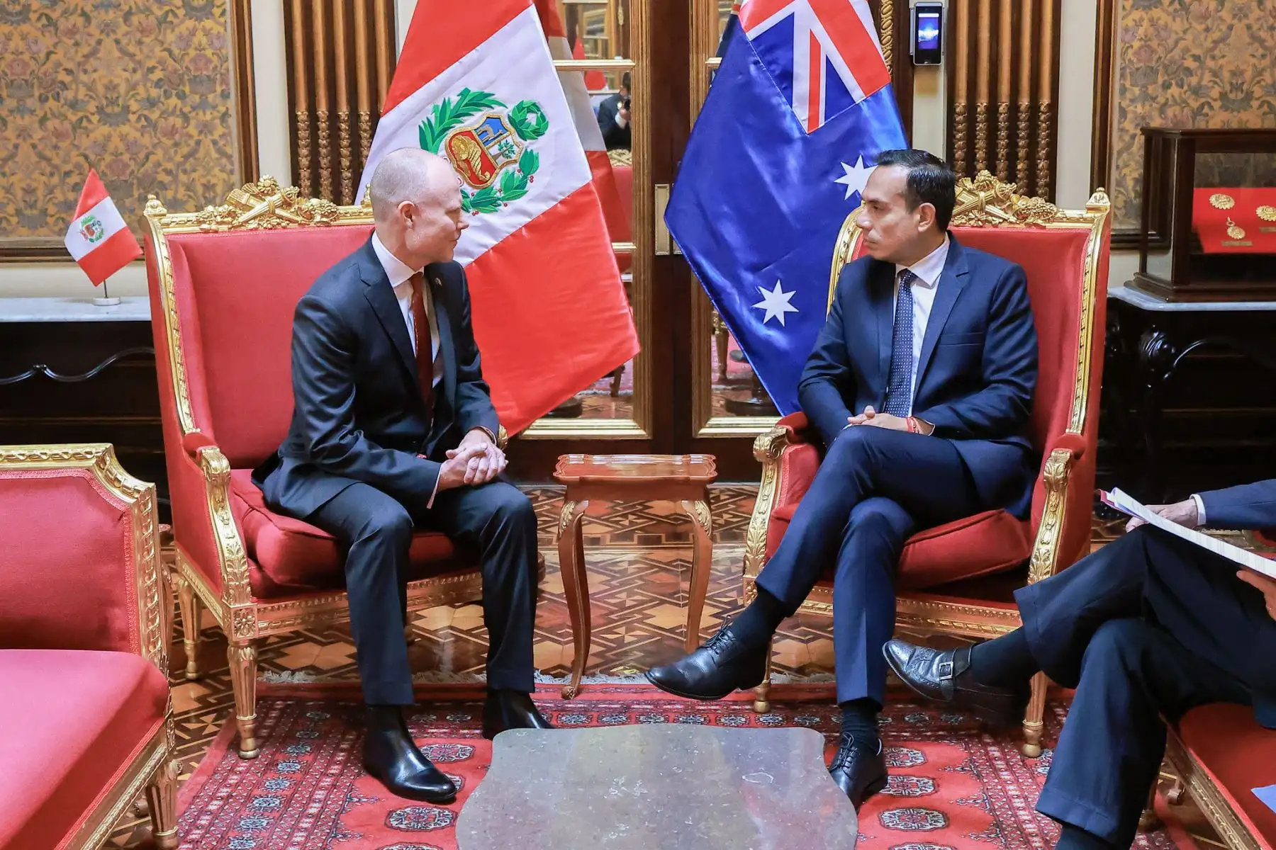 El presidente José Jerí recibe las cartas credenciales de los nuevos embajadores de la Mancomunidad de Australia, Reino Unido y la República Helénica de Grecia.
Foto: ANDINA/Prensa Presidencia